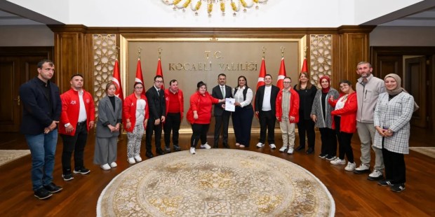 Vali Aktaş dernek heyetini ağırladı