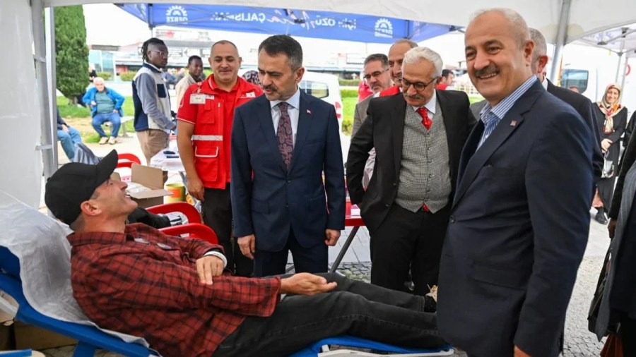 Vali Aktaş Gebze’deki kan bağışına katıldı