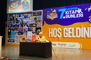 Vehbi Vakkasoğlu kitapseverlerle buluştu