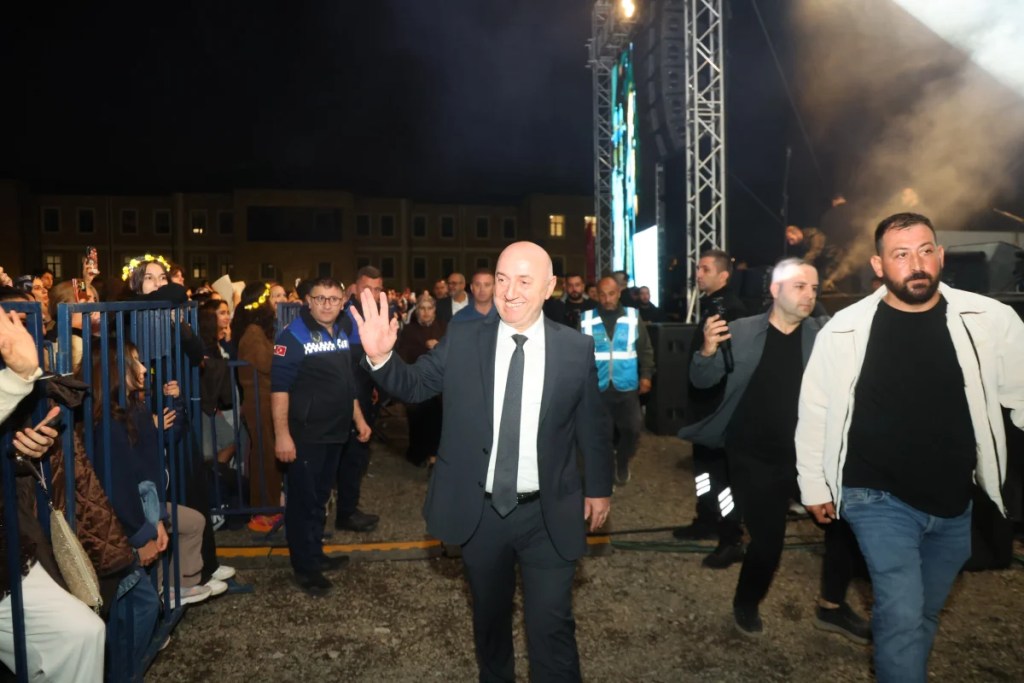 Zeytin Festivali'nde Buray konseri coşkusu