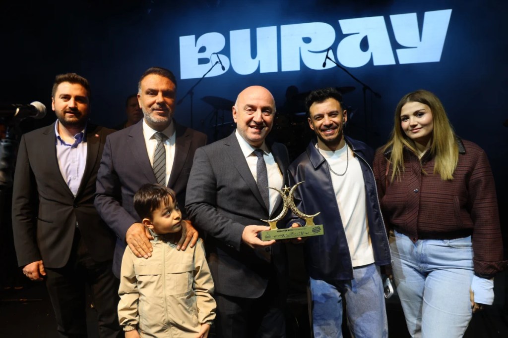 Zeytin Festivali'nde Buray konseri coşkusu - 2. görsel