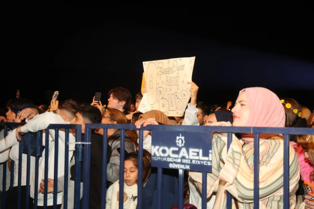 Zeytin Festivali'nde Buray konseri coşkusu - 3. görsel